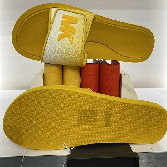 Michael Kors Slide Logo Sandals Palmer Ombré Signature
Daisy Yellow 
NWT - Picture 6 of 16